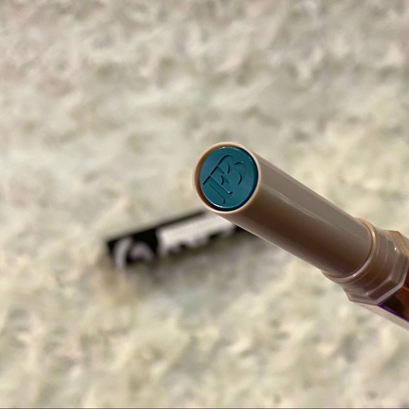 ✨🆕💄💋FENTY BEAUTY MATTEMOISELLE PLUSH MATTE LIPSTICK💄💋 - Picture 9 of 12